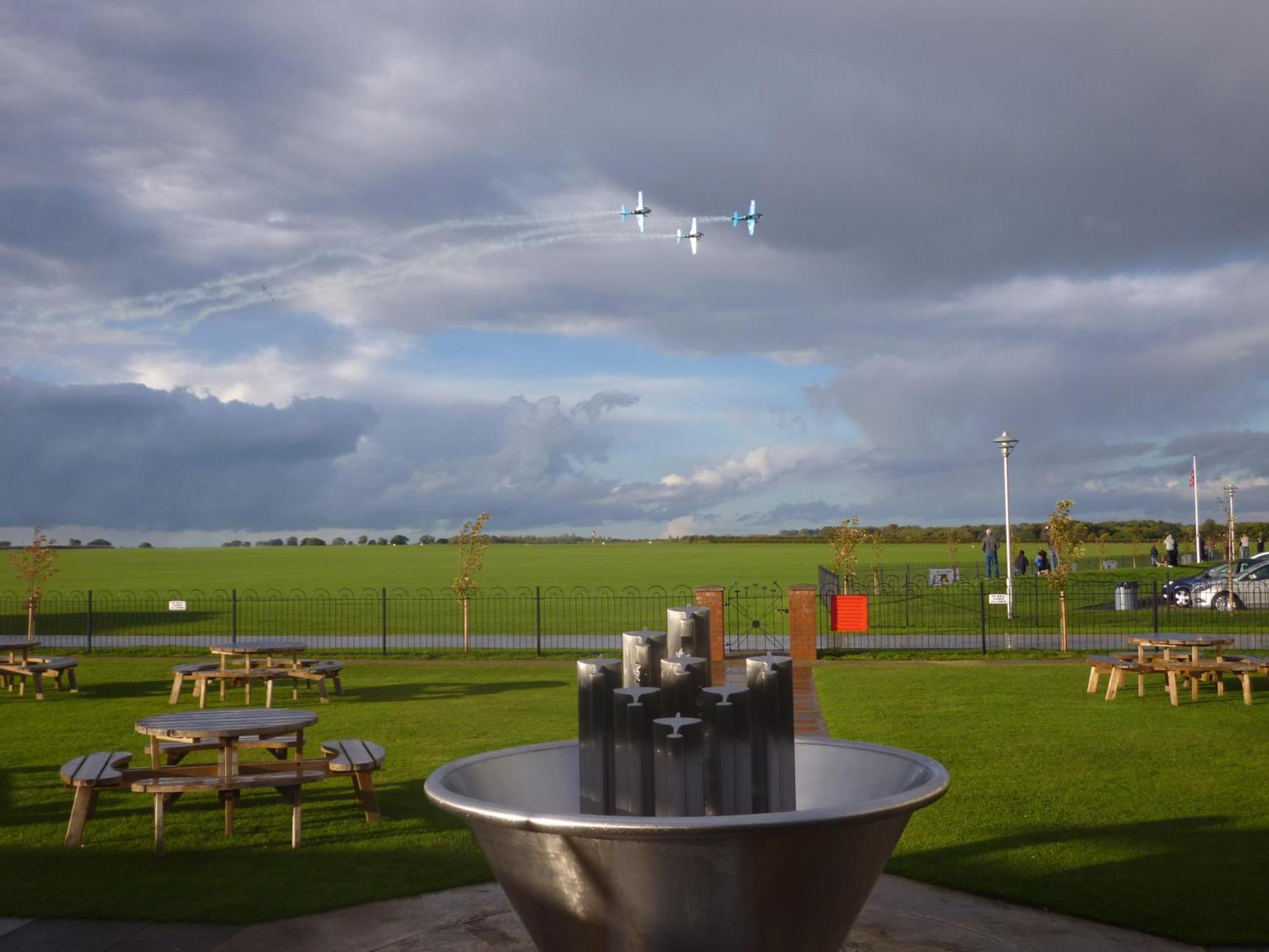 The Aviator Hotel Sywell Extérieur photo